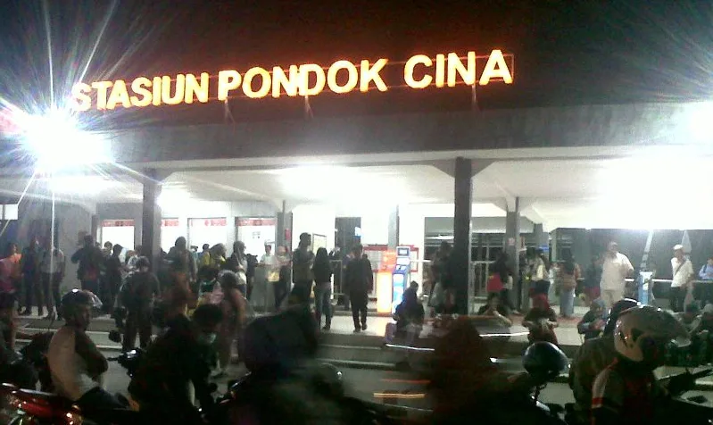stasiun pondok cina
