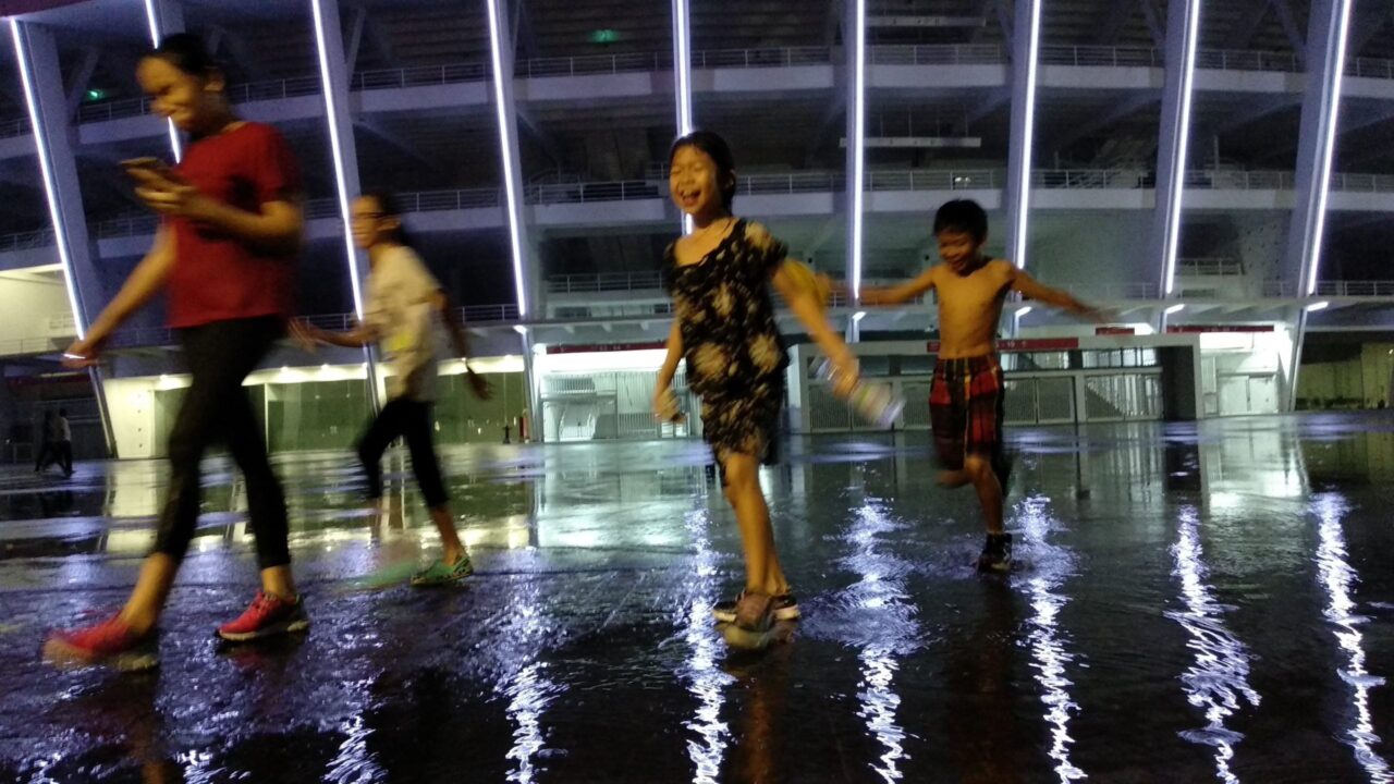 cara indah menikmati hujan di jakarta scaled e1722597374407