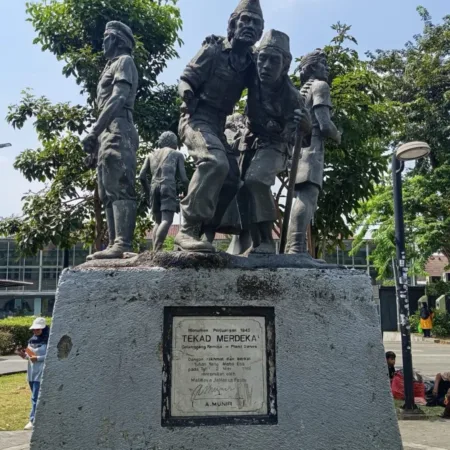 Monumen Tekad Merdeka cropped